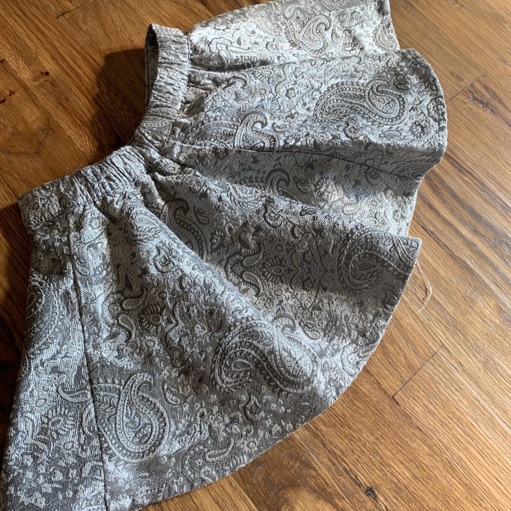 Embroidered silver‎ skirt